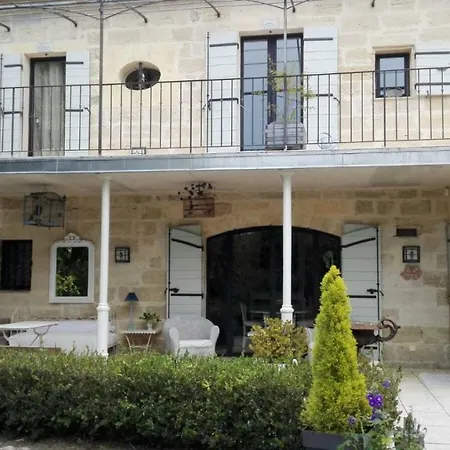 Nuit D'ange D'uzes Bed & Breakfast *